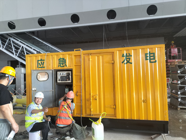 云龙怎样判断空气滤清器是否需要更换？